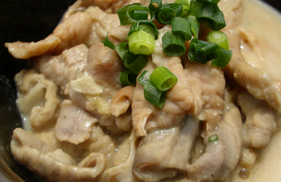 麦の花でも人気！六白黒豚のホルモン味噌煮込み【有限会社高木食品】